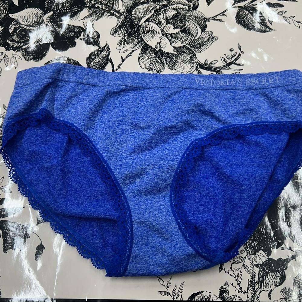 NWOT Victoria’s Secret Hiphugger Panty SIZE L